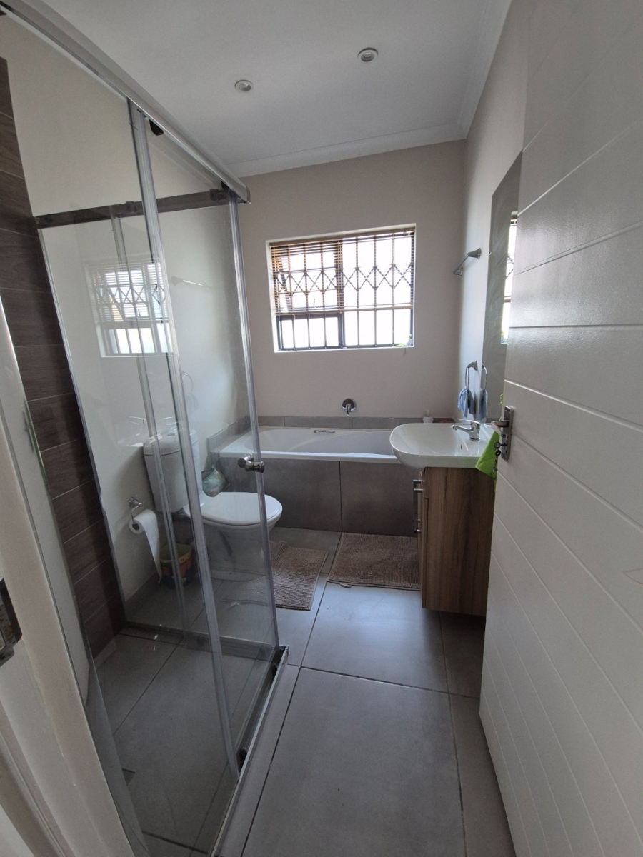 3 Bedroom Property for Sale in Fairview Eastern Cape